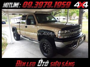 Để trợ sáng tốt những bạn có thể trang bị đèn led light bar cho mình